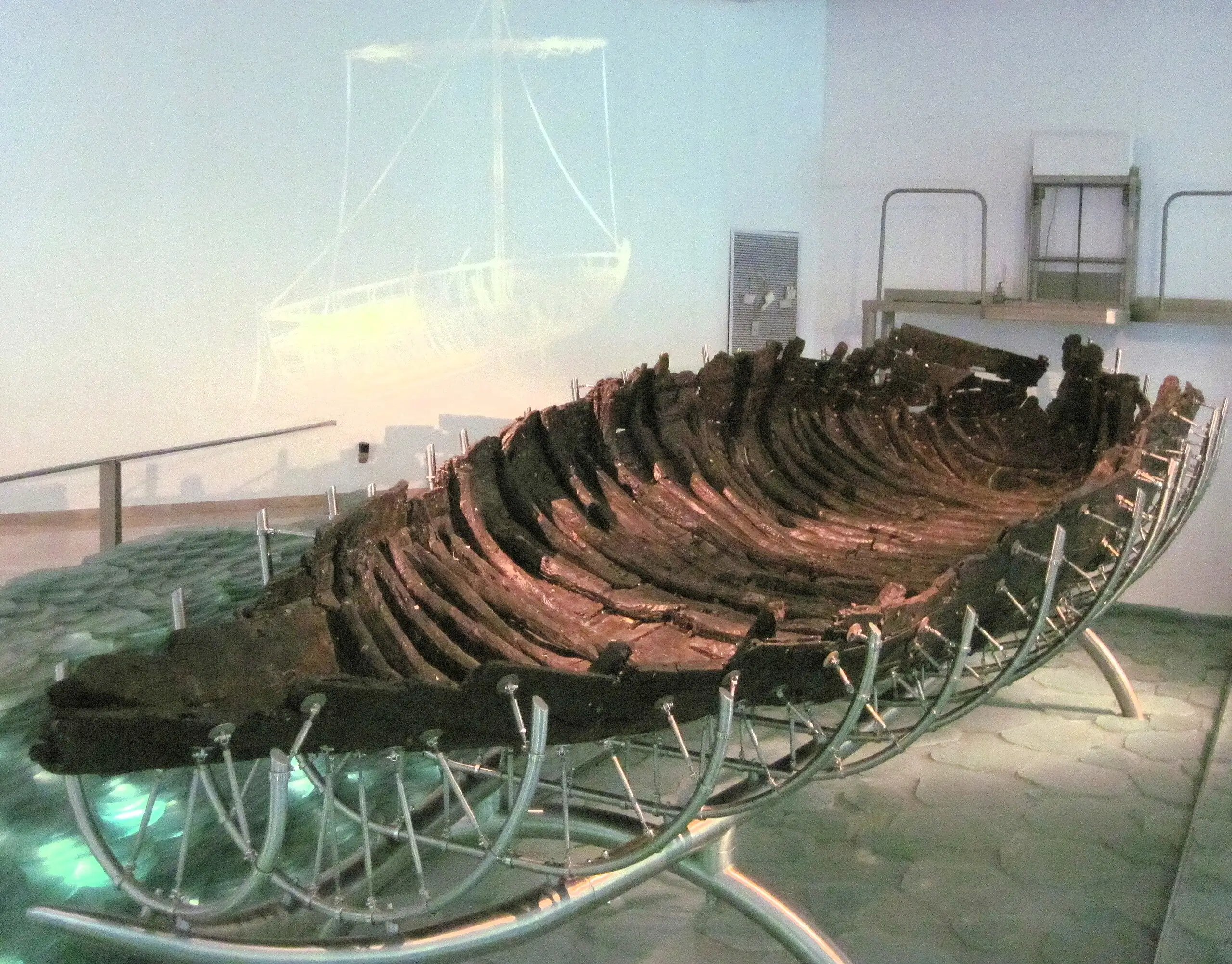 The boat was a struggle to successfully excavate and preserve (Wikimedia Comms)