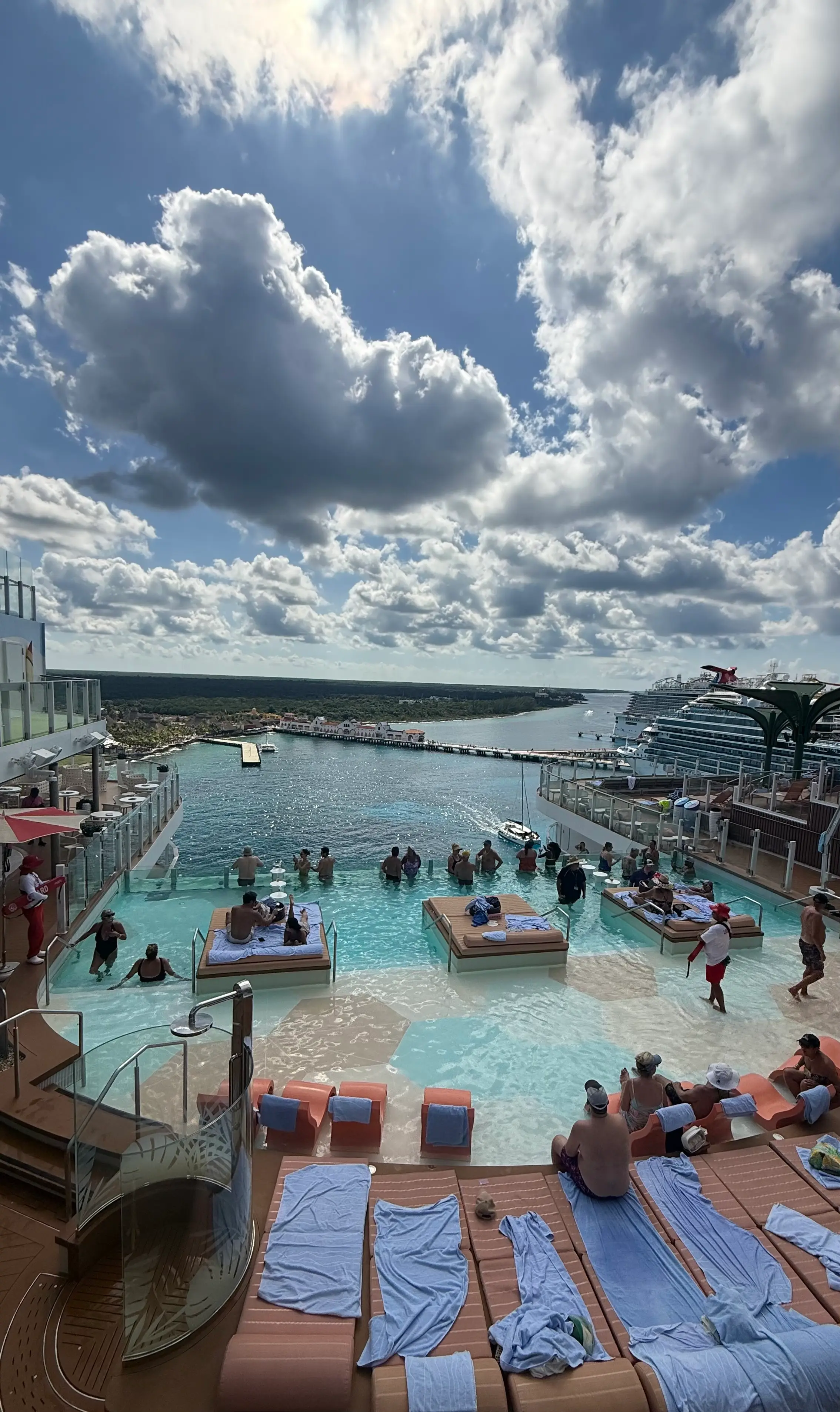 Mother-of-two Lisa said the Icon of the Seas lived up to the 'hype' (Instagram/@wavesandstaysfamilytravel)