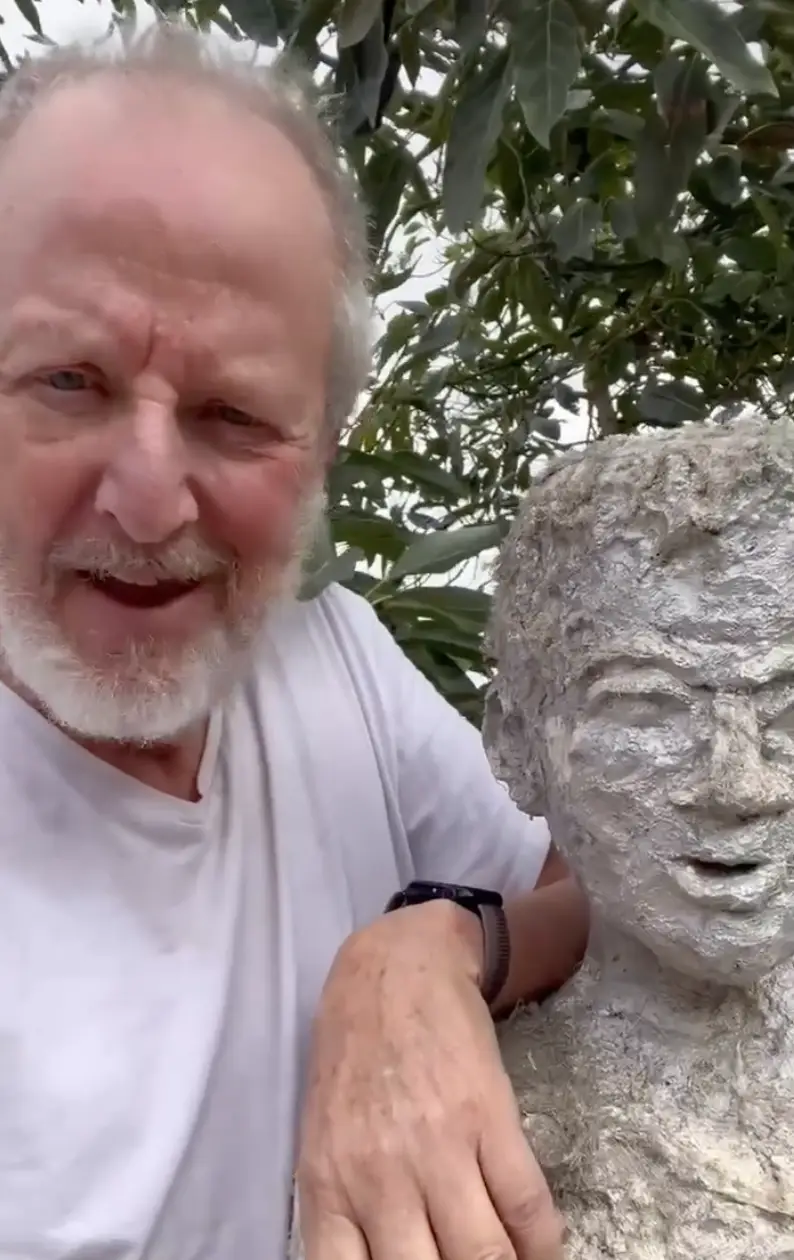 Stern with one of his sculptures 'Roberto' (Daniel Stern via Instagram)