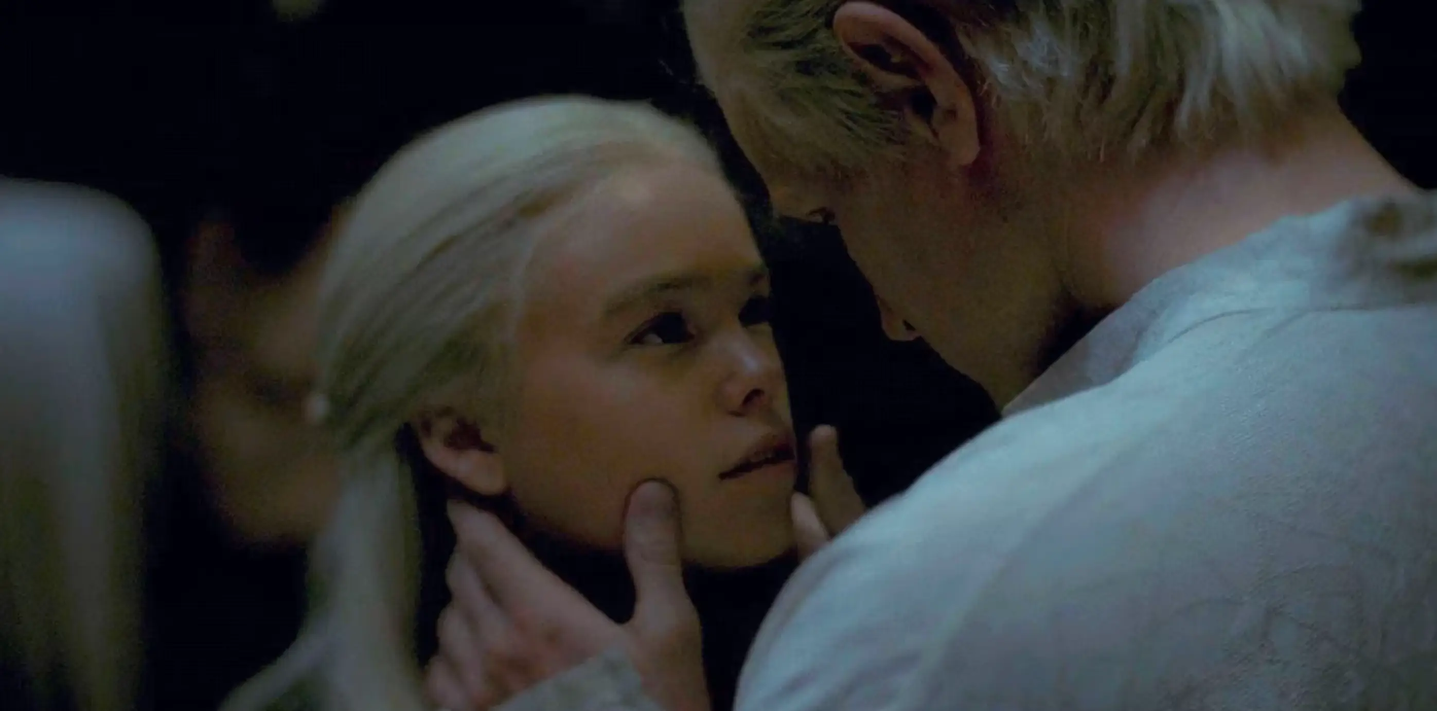 Some fans have called the uncle and niece scenes 'hot'.