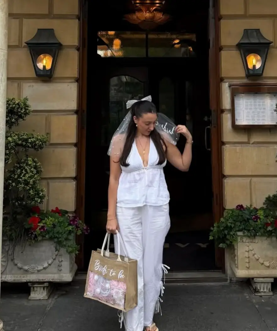 Sarah is set to get hitched on 21 August to her partner Fred (Instagram/@sarahburwin)