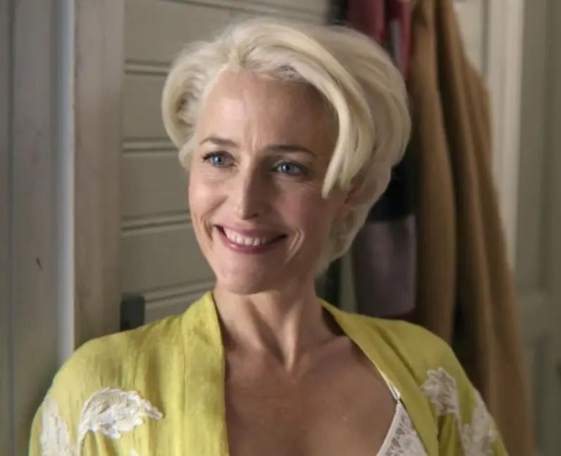 Gillian Anderson isn't British, despite what some fans might think.