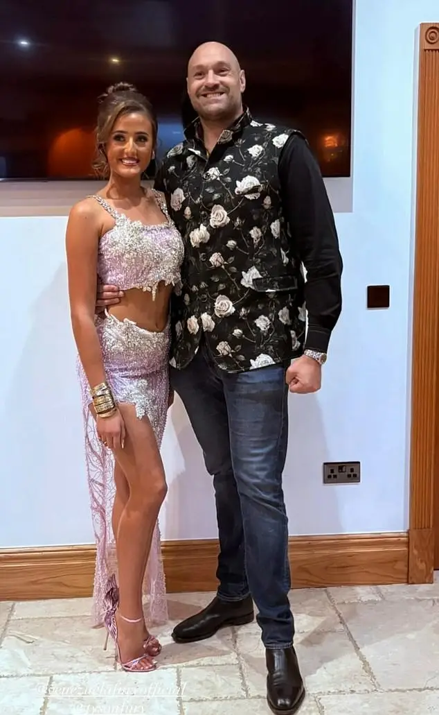 She says her dad approves (Instagram/@parisfury1)