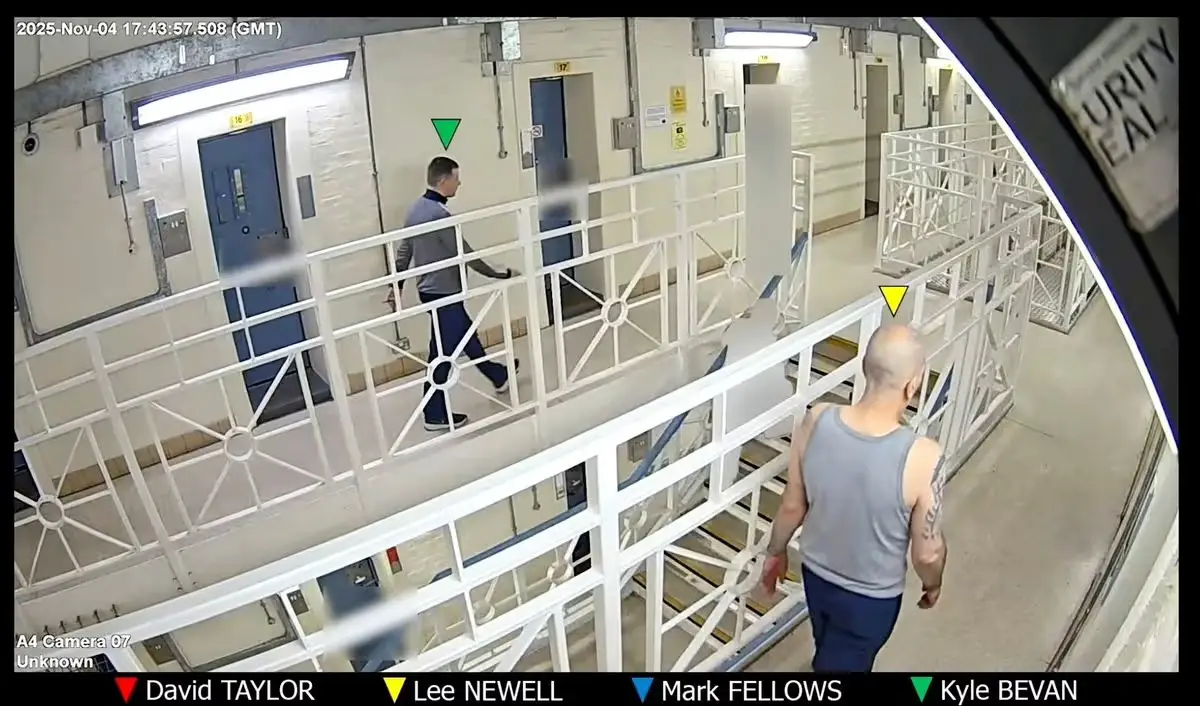 The trio emerged from the cell after five minutes (CPS)