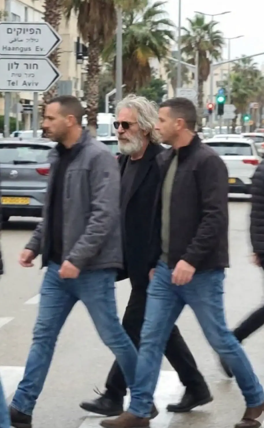 Some started to believe that Epstein didn't take his own life due to this photo (X)