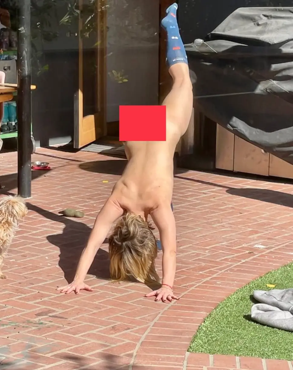 It's certainly a unique way of saying congrats (Instagram/daxshepard)