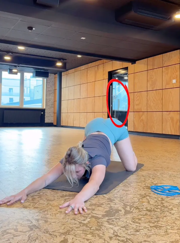 He was caught pulling his phone out. (Instagram/elenamccarthyfitness)