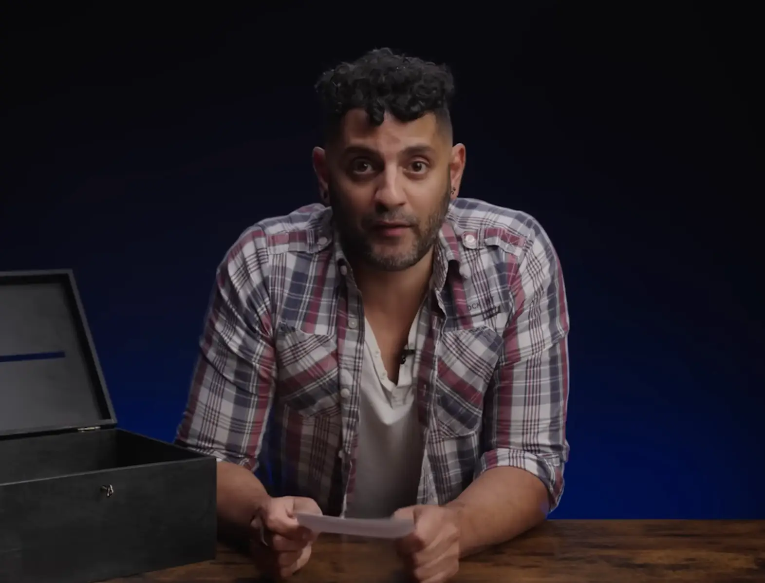 Dr Mark Perera knows why you feel this way (LADbible)