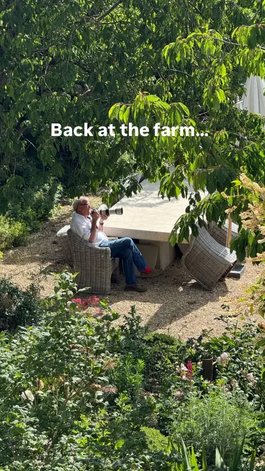 Lisa revealed that Jeremy was back at the farm in a new update on the presenter (Instagram/@thetallirish)