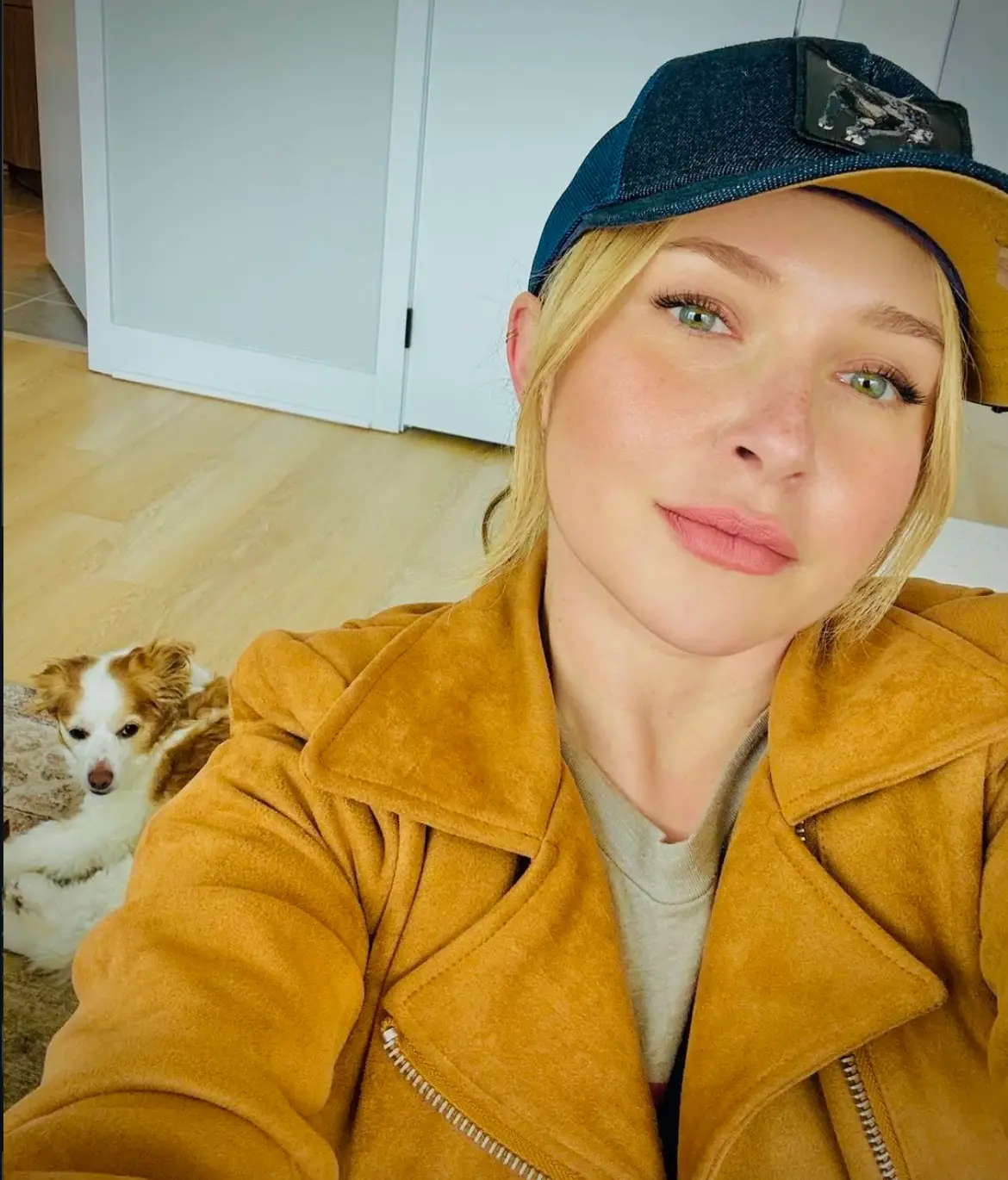 The actor has written candidly about her life growing up in Hollywood (Instagram/haydenpanettiere)
