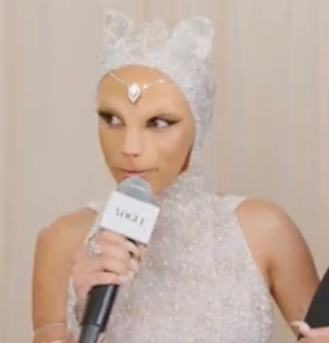 Doja Cat stole the show.