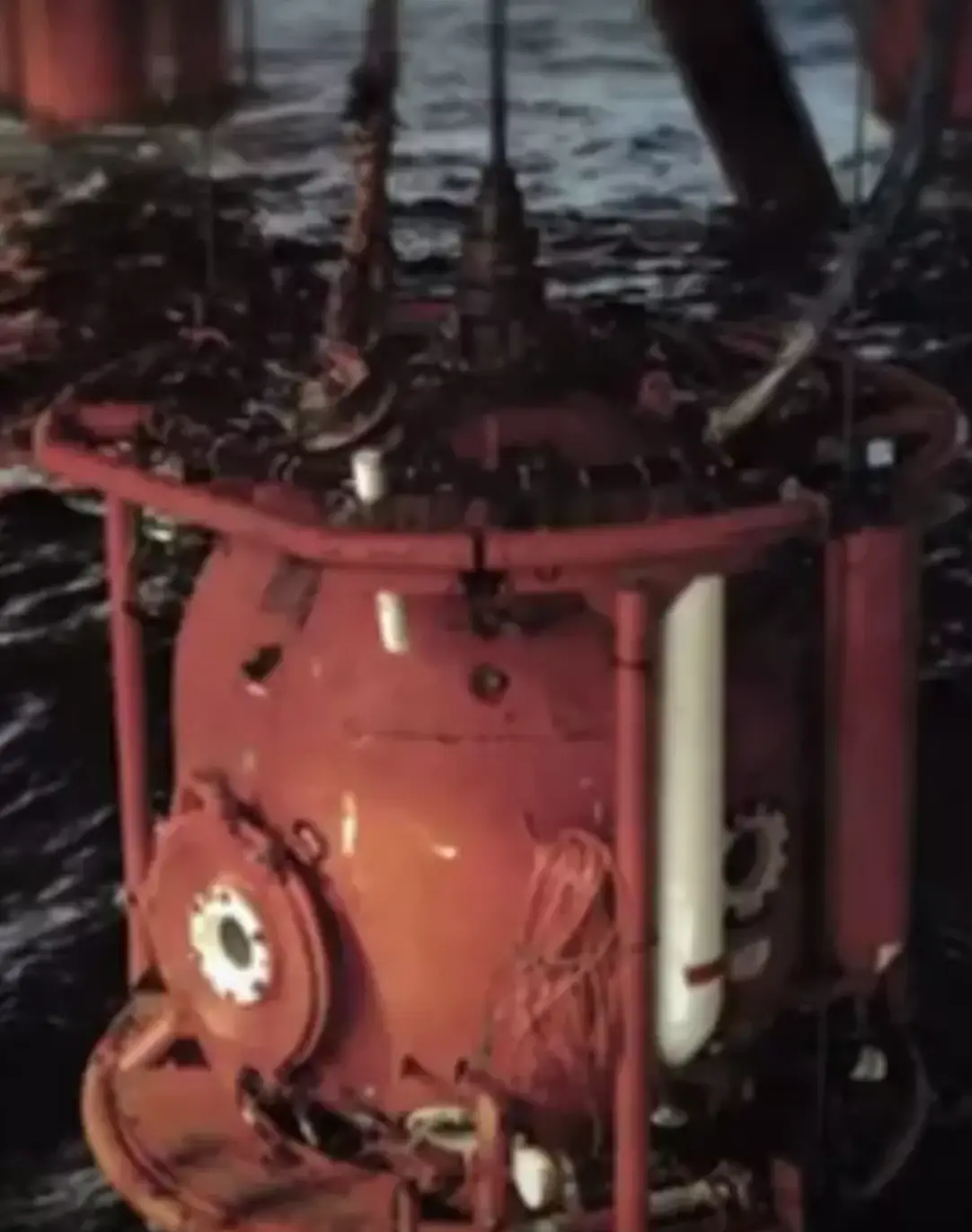 Ruth believes that her husband was experienced enough not to make the mistake himself (Josef Pavlik)