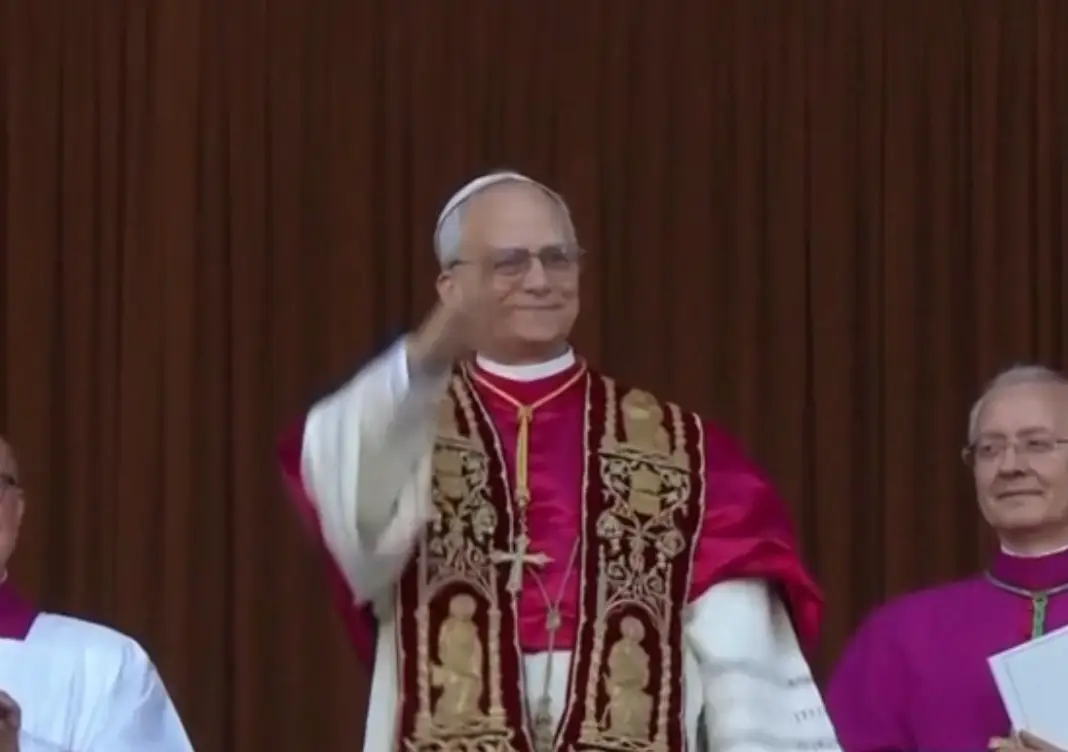 The new pope greeted his adoring supporters (BBC)