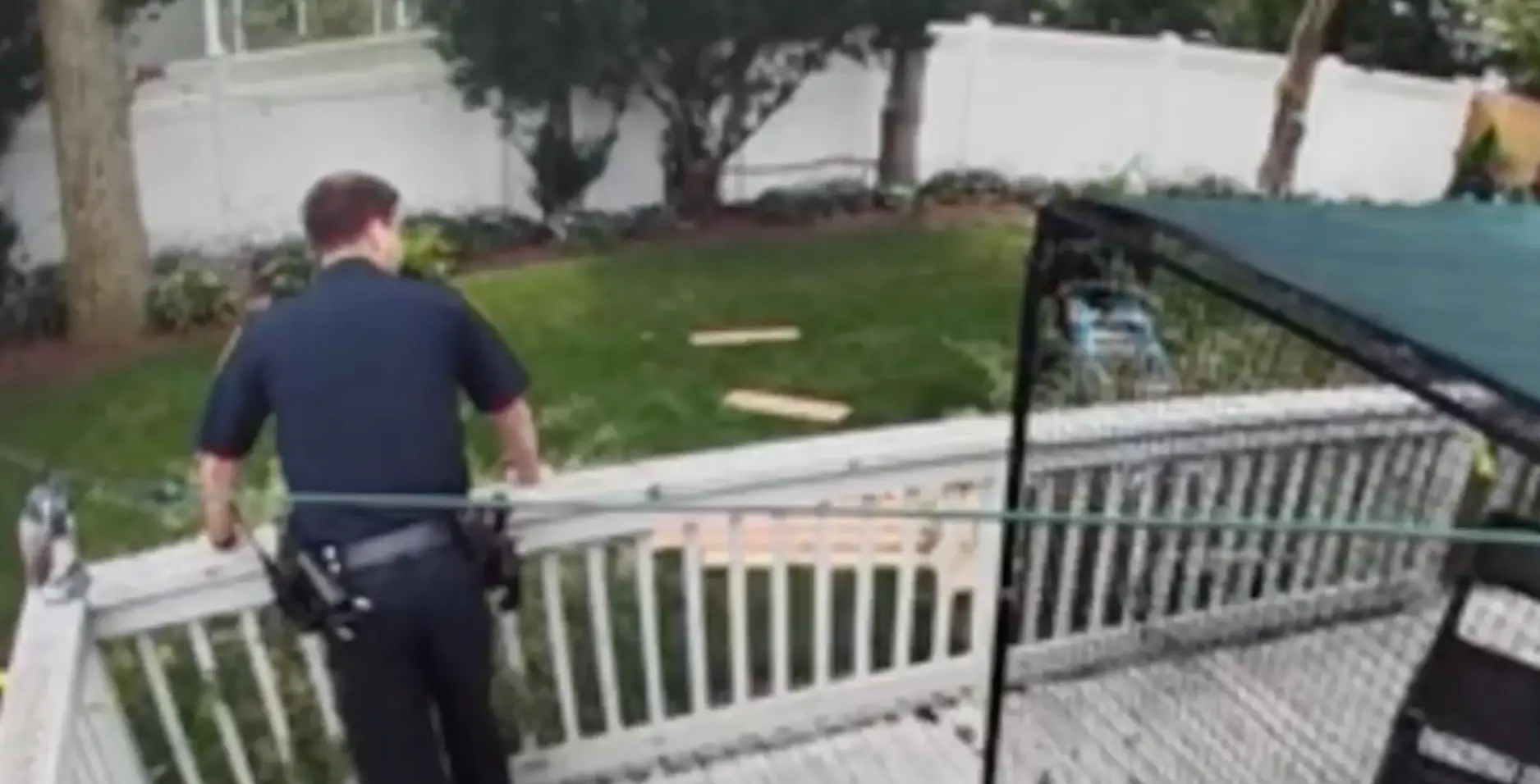 Emergency crews were called to the rescue (Inside Edition)