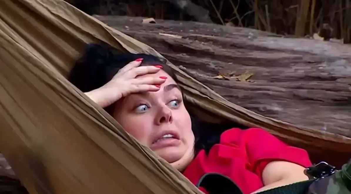 Moffatt and Seann Walsh are caught in the middle of the awkward moment (ITV)