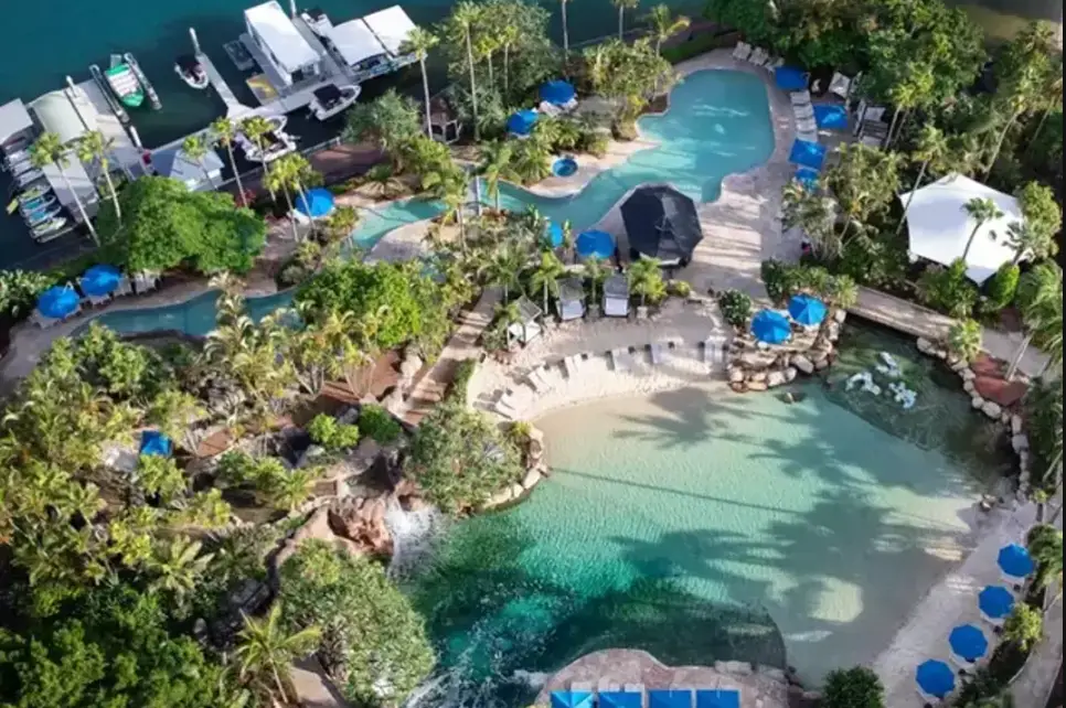 Evicted campmates are treated to a stay in a luxury hotel (Marriott hotels)