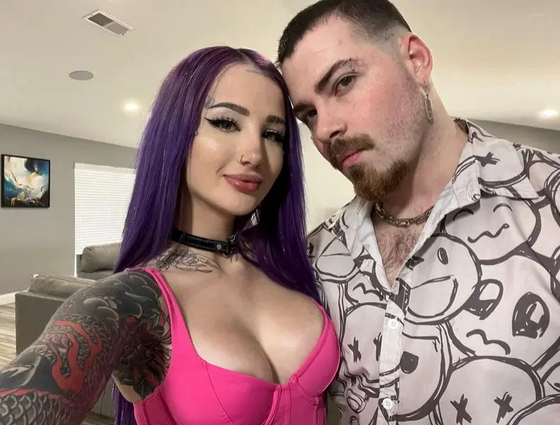 The pair taking a photo together. (Instagram/@valericasucks/@heygrimy)