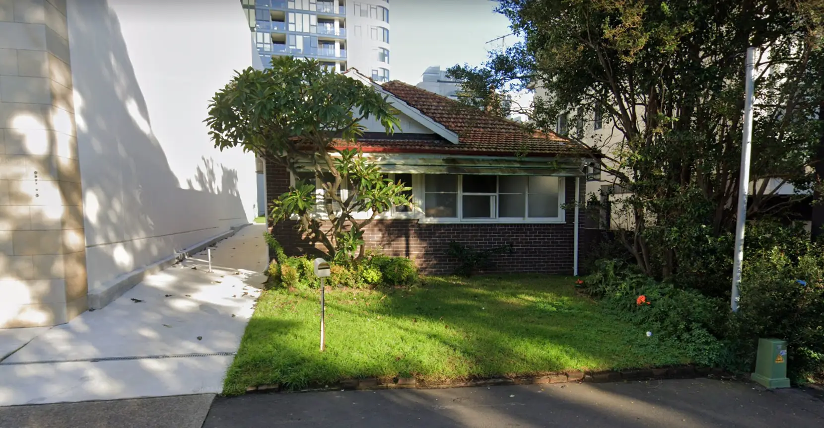 The home is located in Rhodes, a suburb of Sydney.