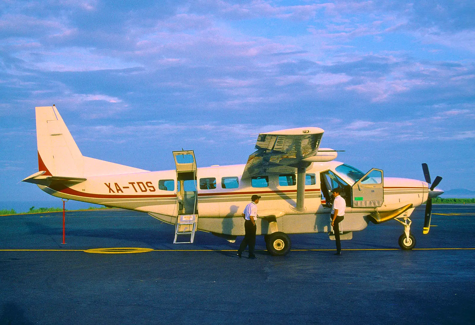 Authorities are looking for a Cessna 208B (Wikimedia Commons)