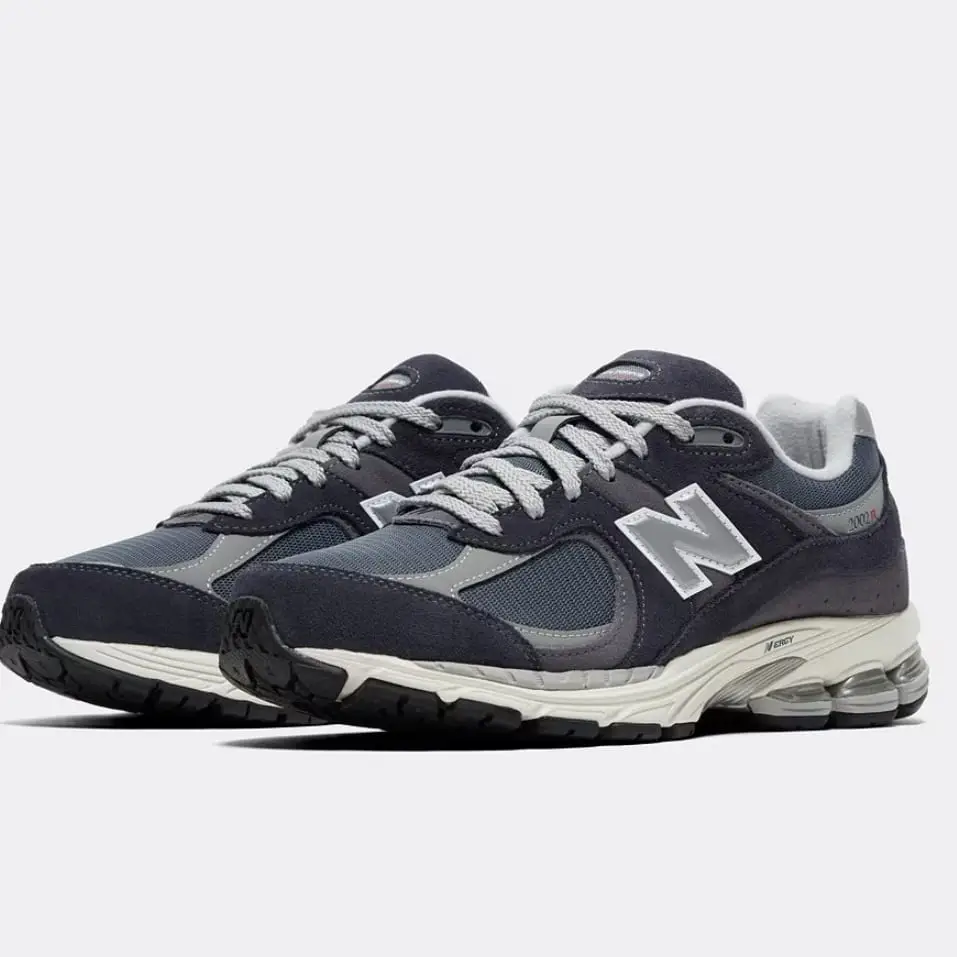 New Balance 2002R Trainer (Footasylum)