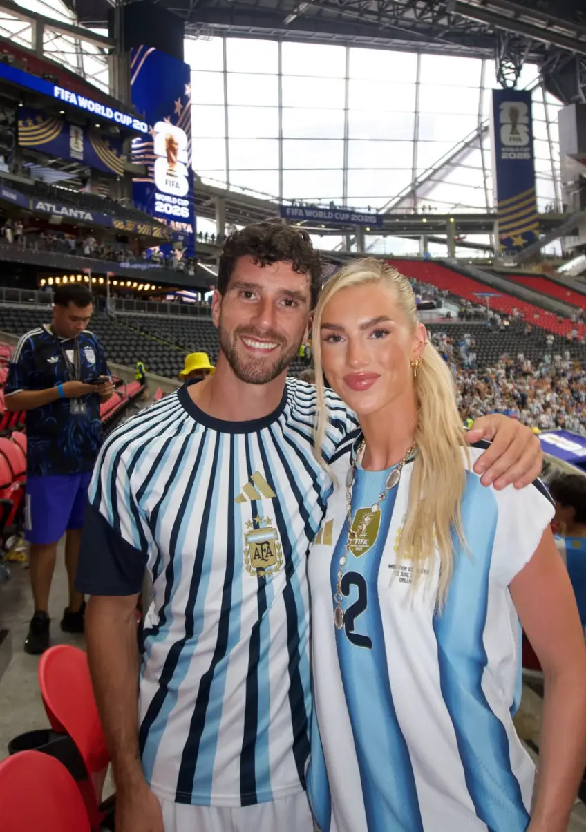 The pair met while playing for Bournemouth. (_kelci.rose_/Instagram)