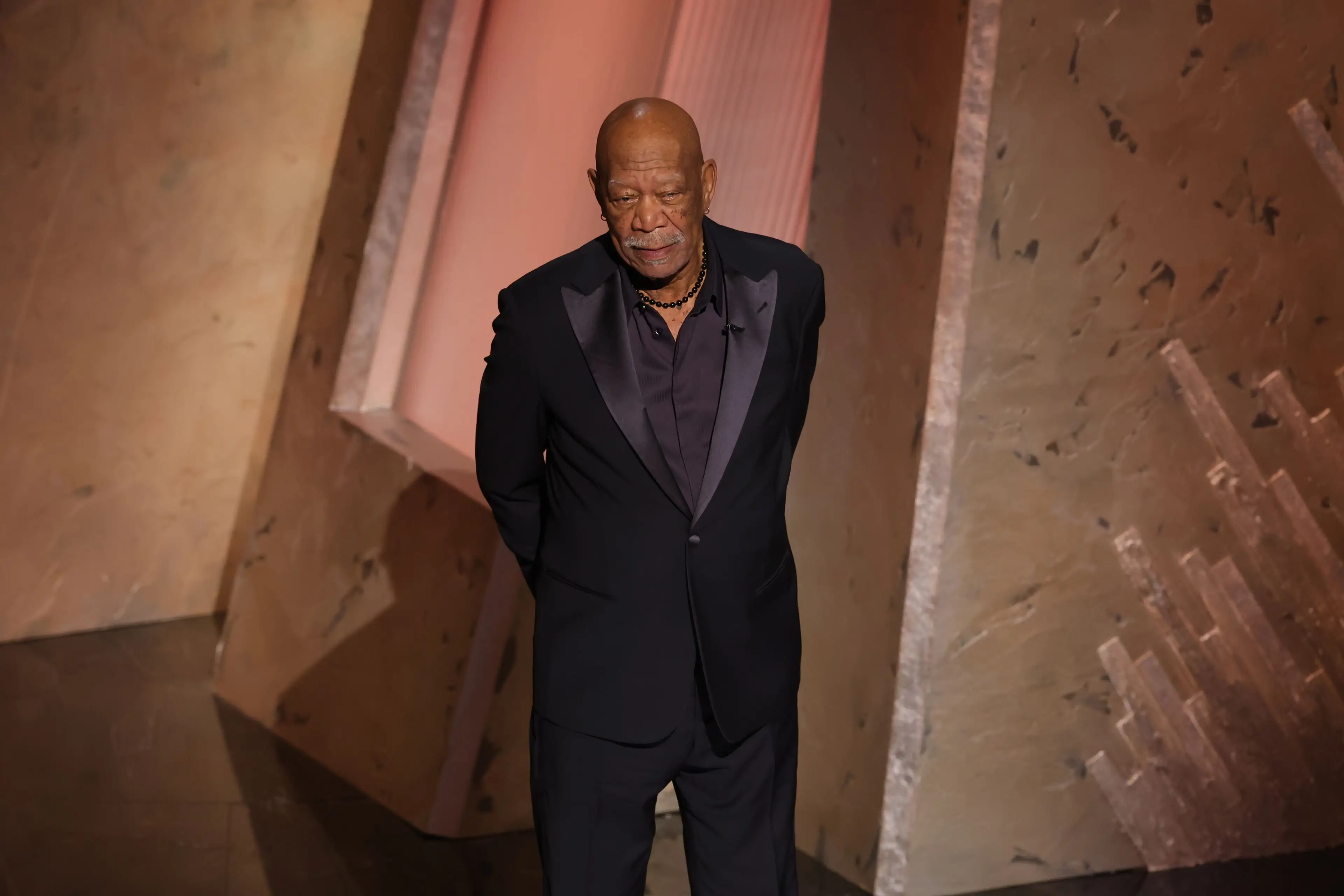 He paid an emotional tribute to Gene Hackman (Kevin Winter / Getty Images)