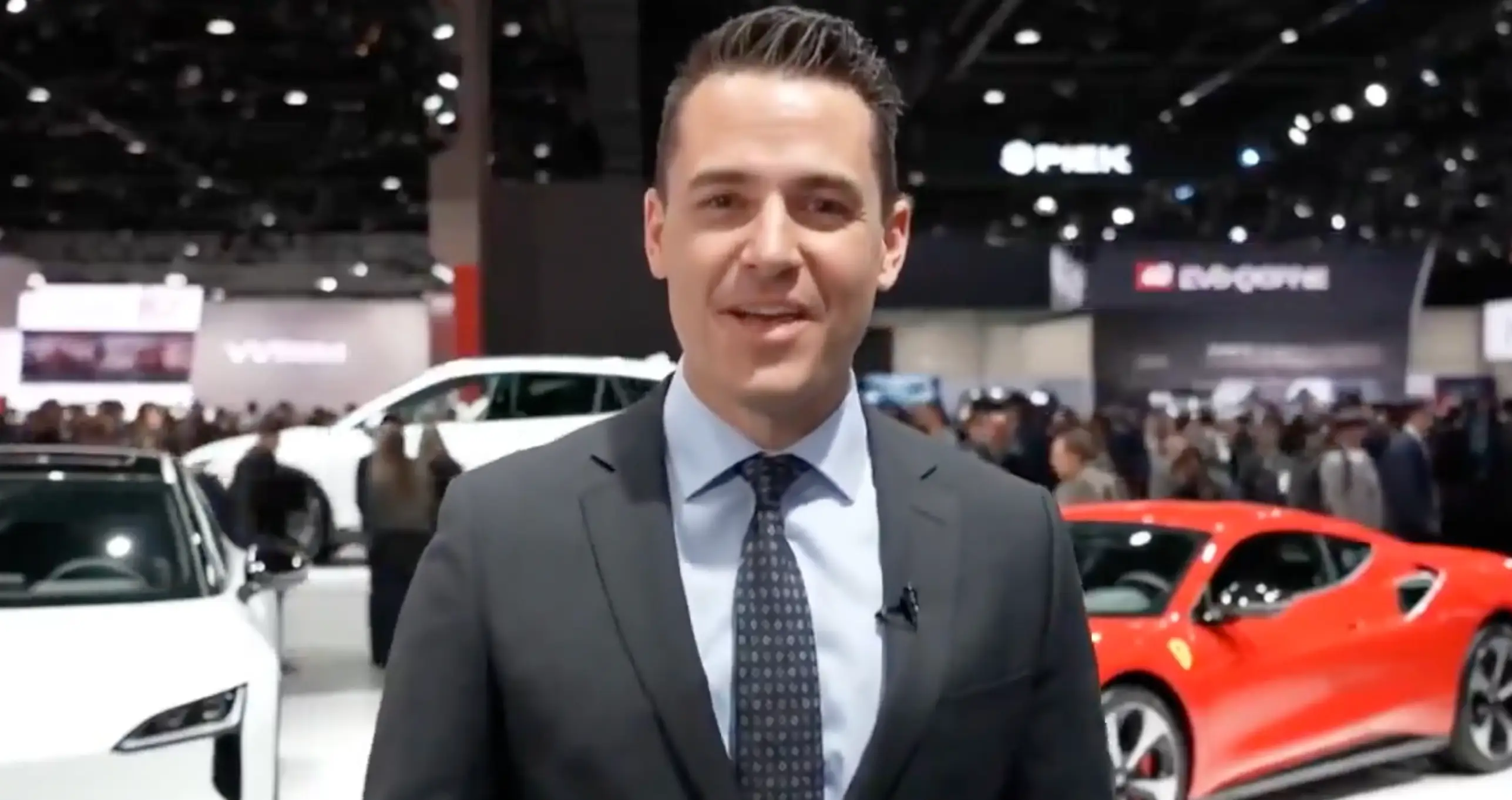 Cars like Ferraris and Teslas could be seen in the background (X/@Zoya)