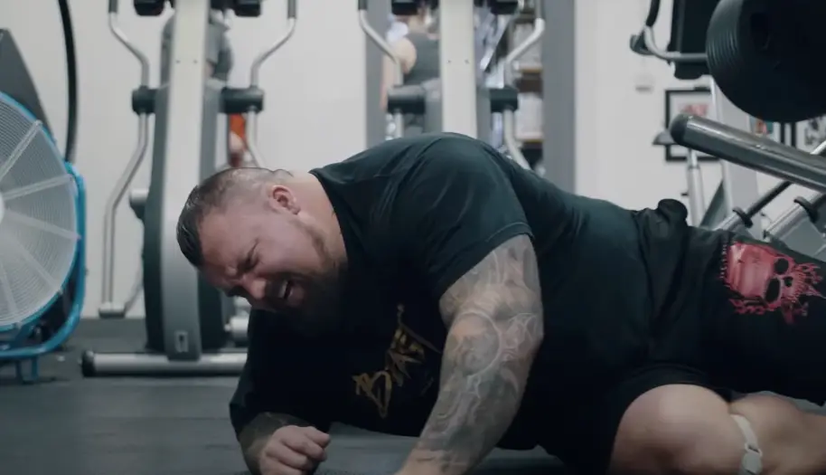 Professional lifters sometimes push themselves a bit too far. (YouTube/Eddie Hall The Beast)