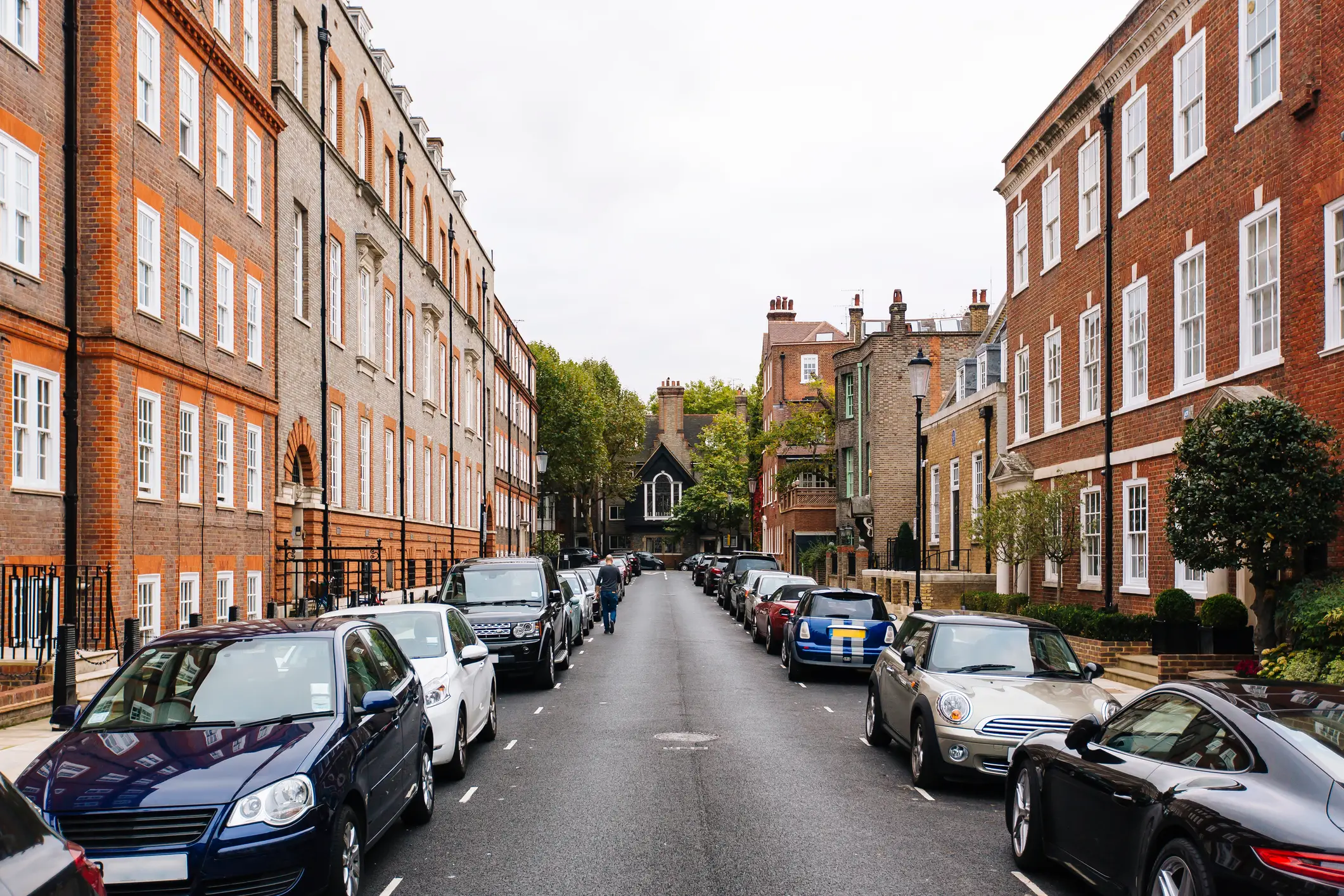 Criminals are targeting cars in plain sight (Getty Stock Images)