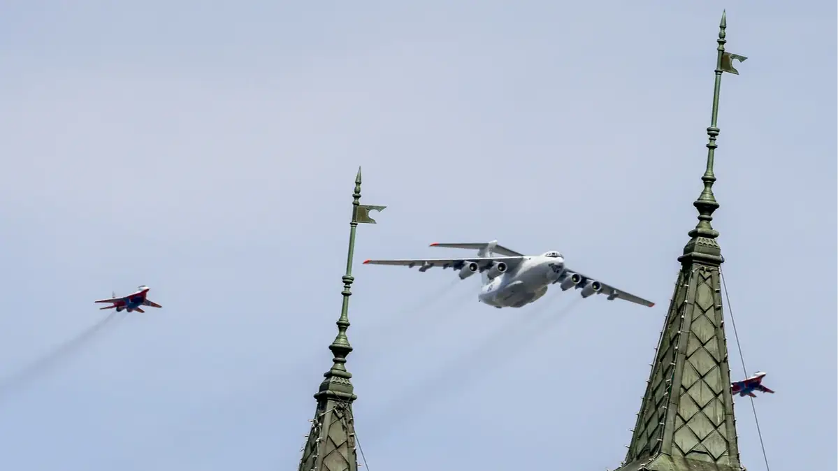 Why Vladimir Putin's 'Doomsday plane' that you never want to see flying has no windows