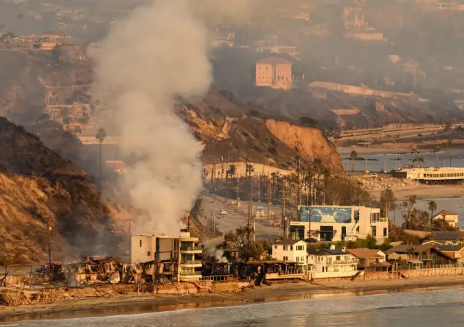 The structure of Steiner's home is still in tact (JOSH EDELSON/AFP via Getty Images)