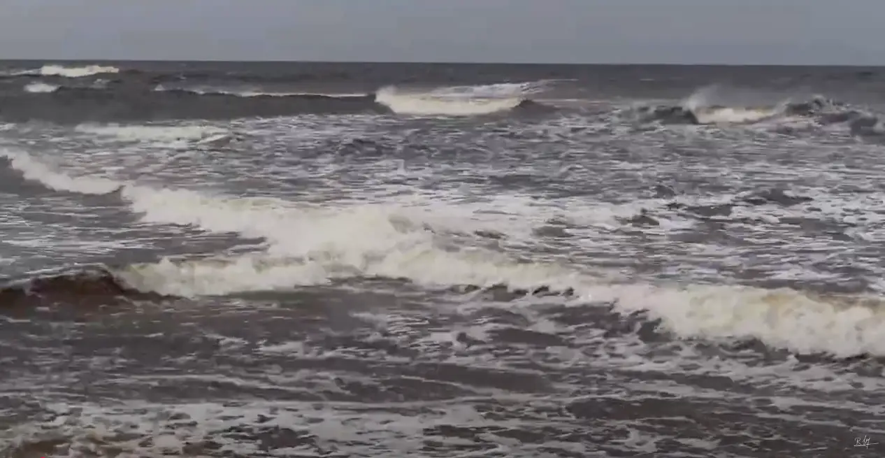 Square waves can be very dangerous (Razvan Fiat)