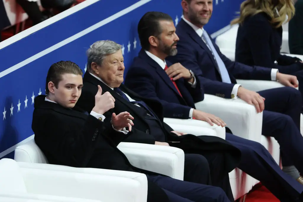 You can probably tell what this hand gesture means (Justin Sullivan/Getty Images)