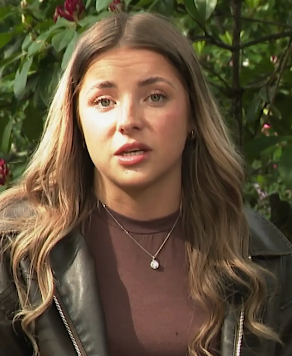 Ellie know runs support groups in her local area (BBC)