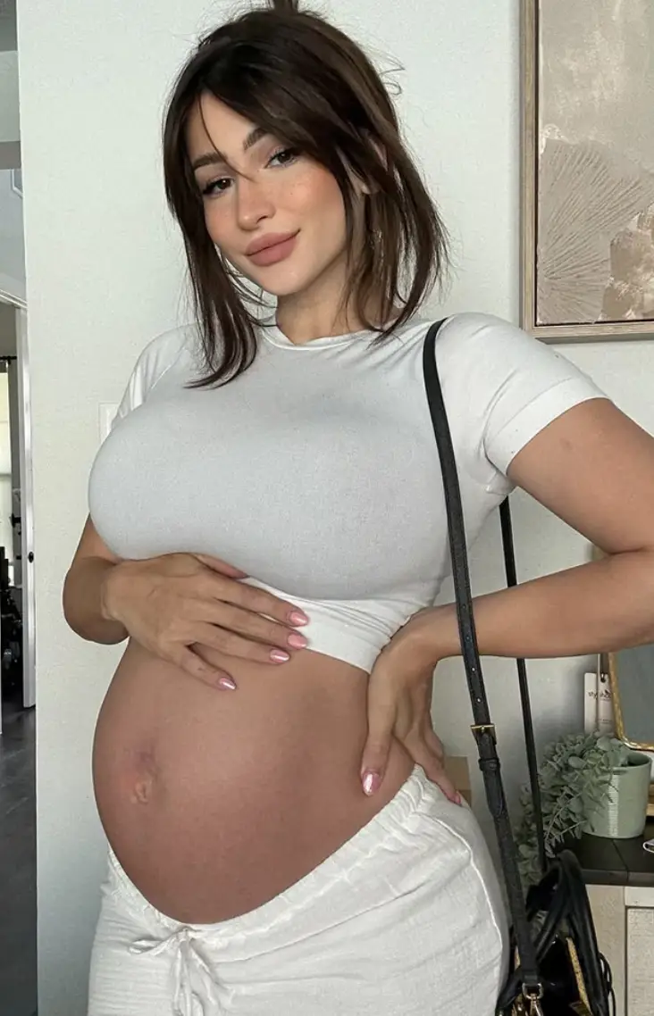 She said there had been lots of documented births and she was 'very grateful' for the people who tuned in to watch (Instagram/@notfandy)