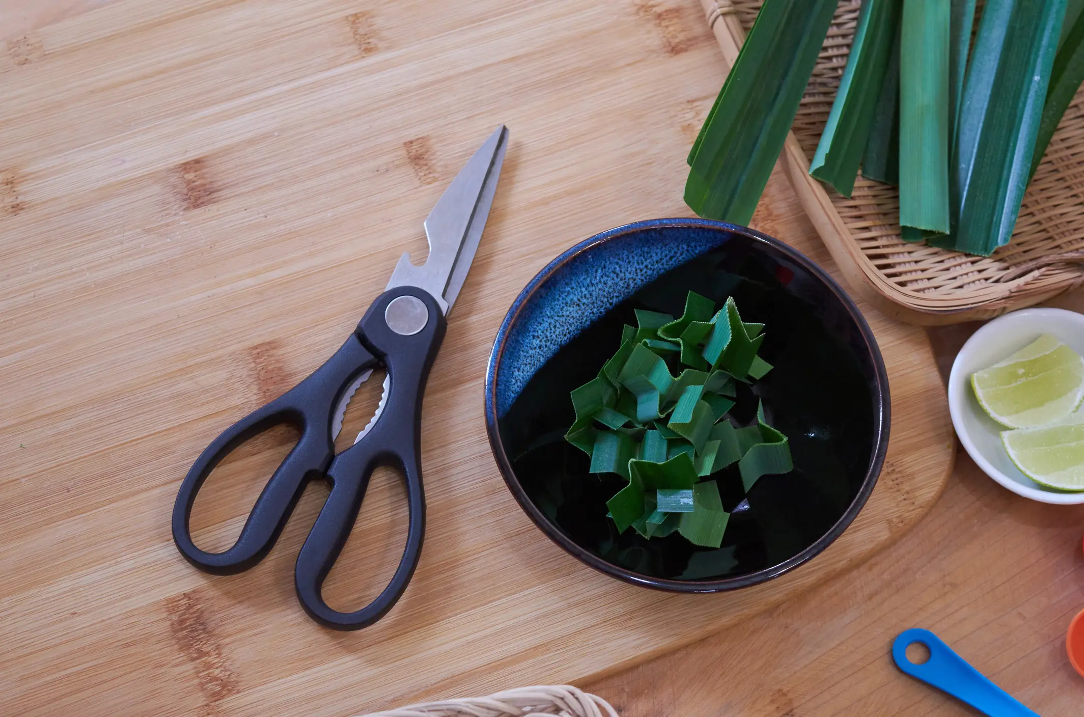 See those toothy jaws in your scissors, what do you use them for? (Getty Stock Photo) 