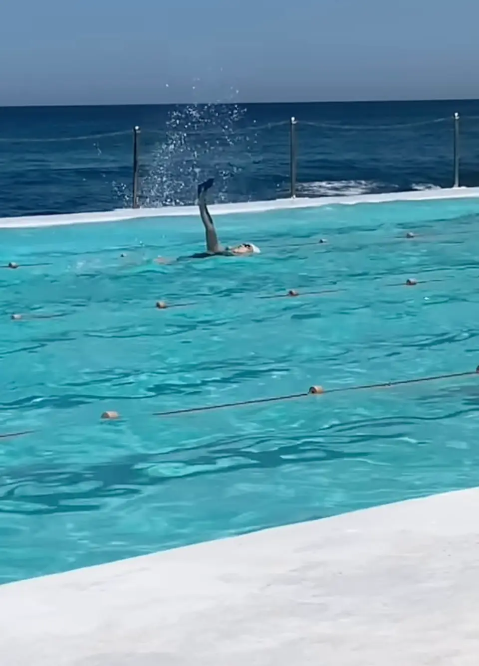 The footage has sparked quite the debate on social media (Instagram/@browncardigan)