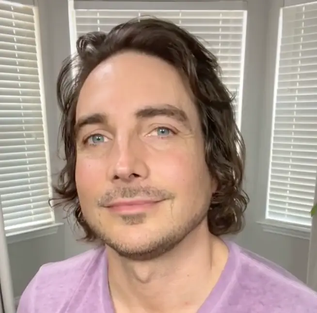 He said he hasn't eaten cooked food in 5 years.