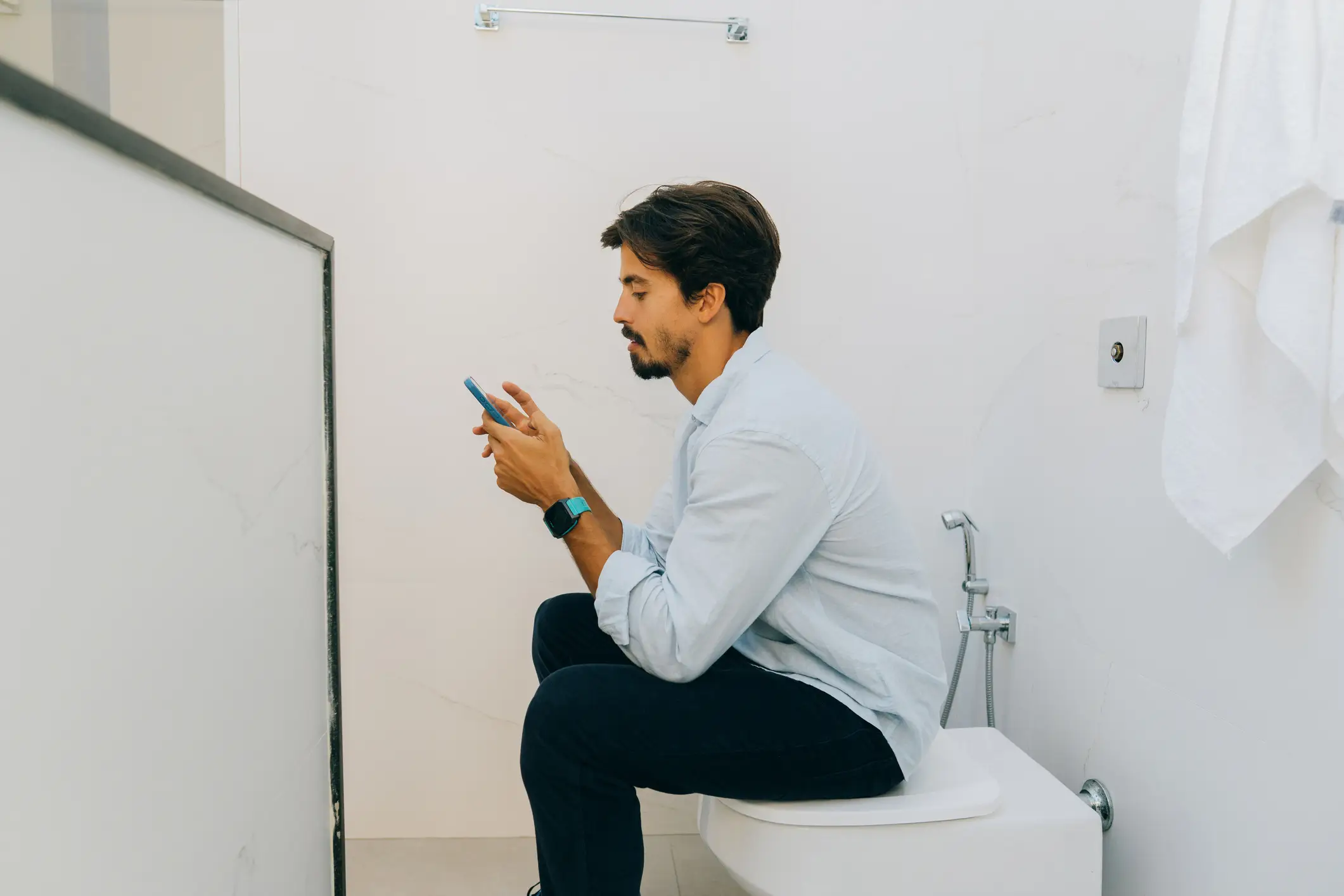 The expert claimed men use bathroom breaks to avoid their families (Getty Stock)