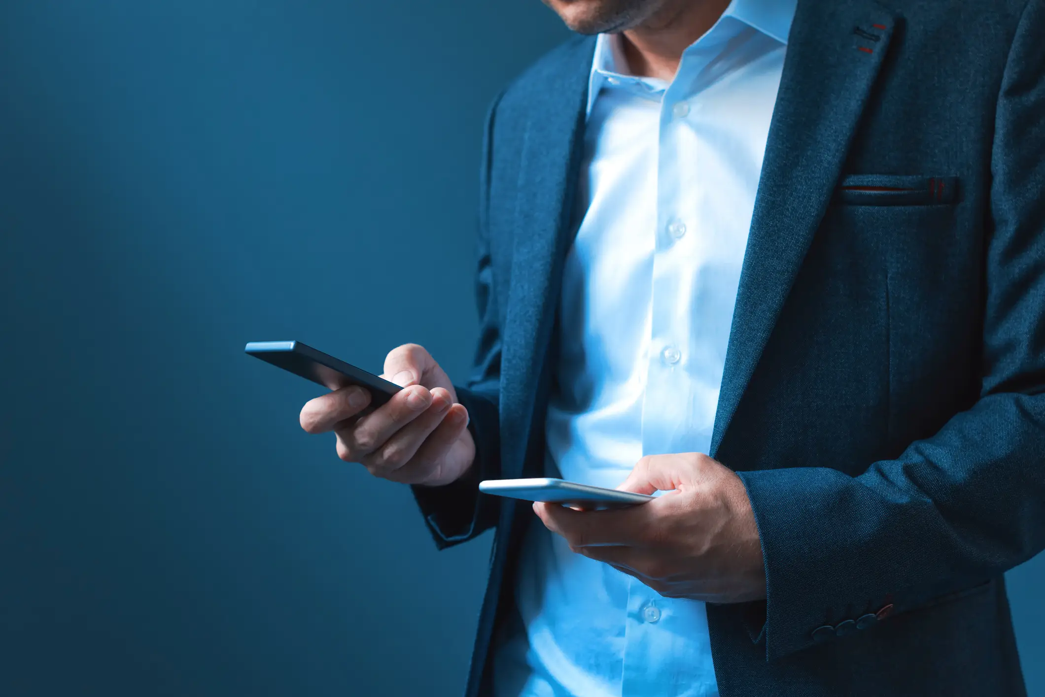 Experts have warned against having two mobile phones (Getty Stock Image)