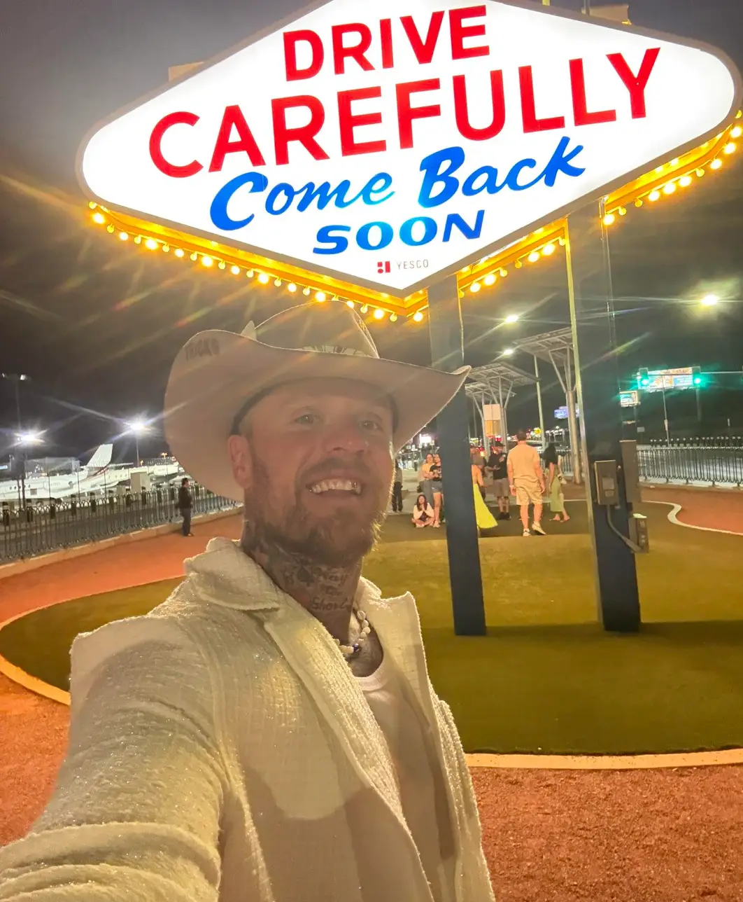 The magic man has been in Vegas recently. (RyanTricksTv/Facebook)
