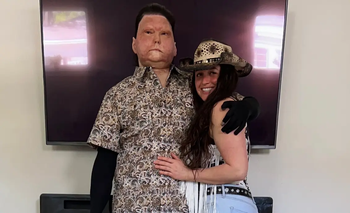 Koby and DiMeo met when she learnt of his story online (Instagram/@jessicandimeo)