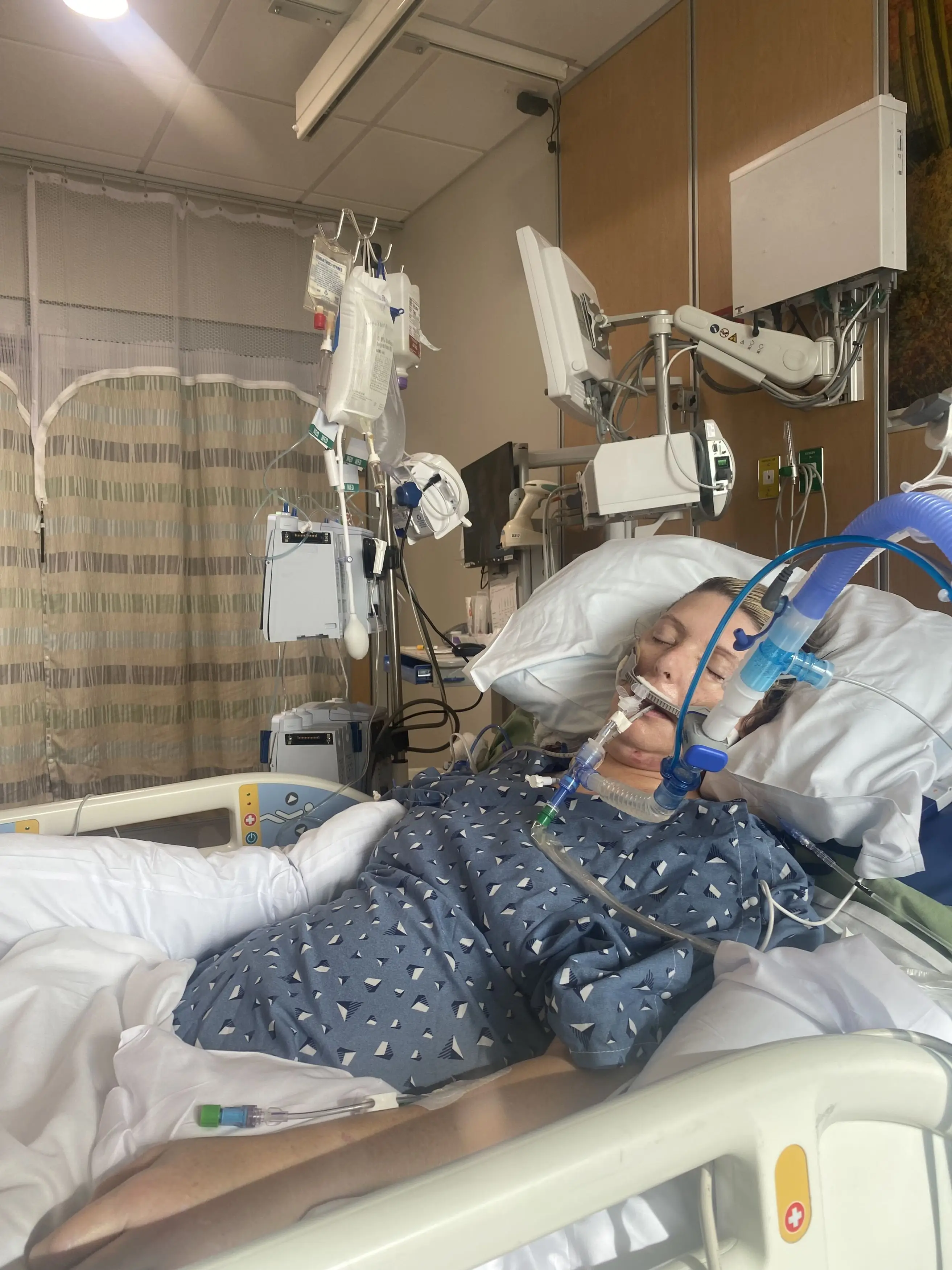 Vaping while having the flu left Kara with 'crispy' lungs (Kennedy News and Media)