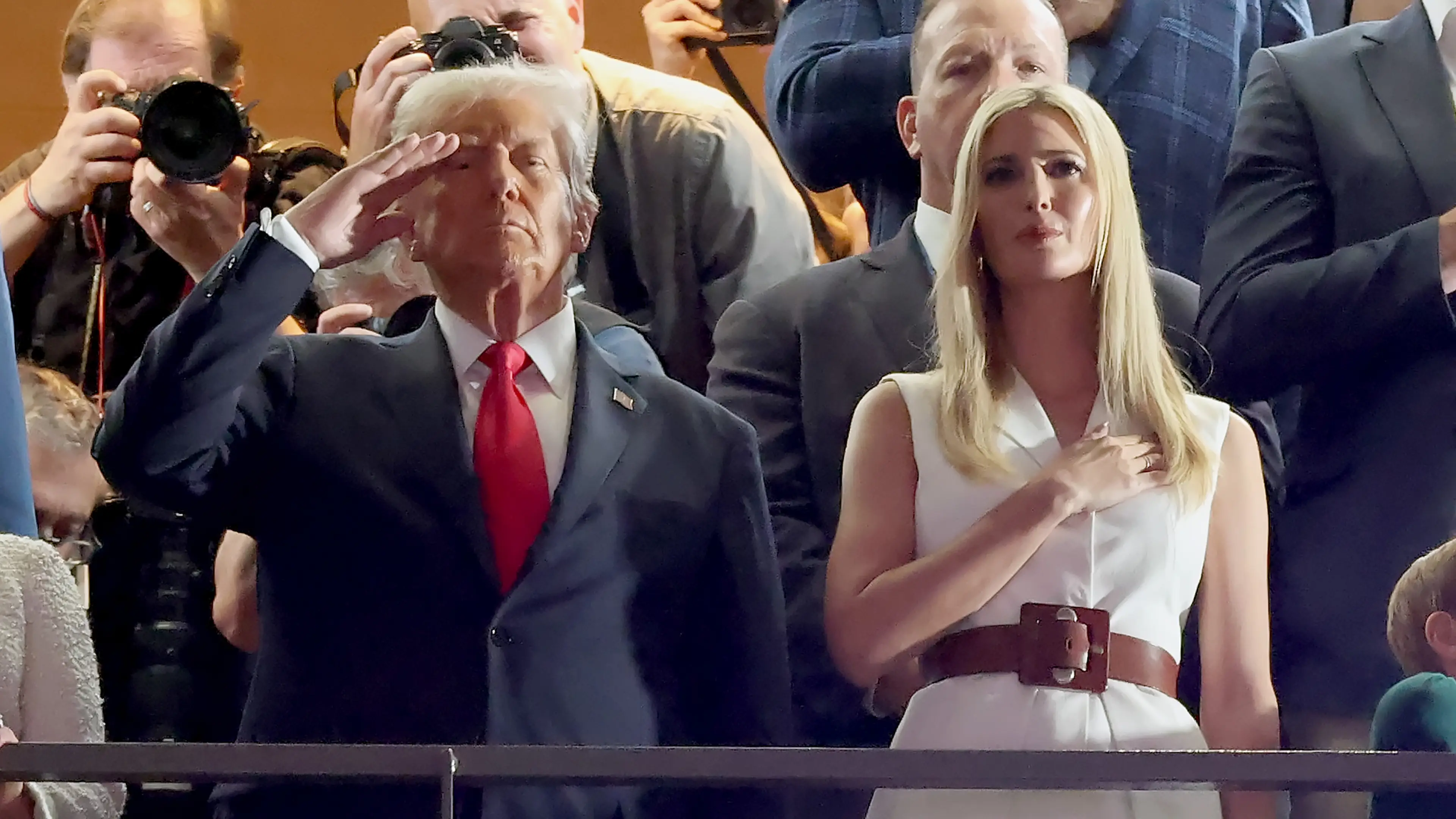 Security expert explains why Donald Trump left the Super Bowl so early as he had 'choice to make'