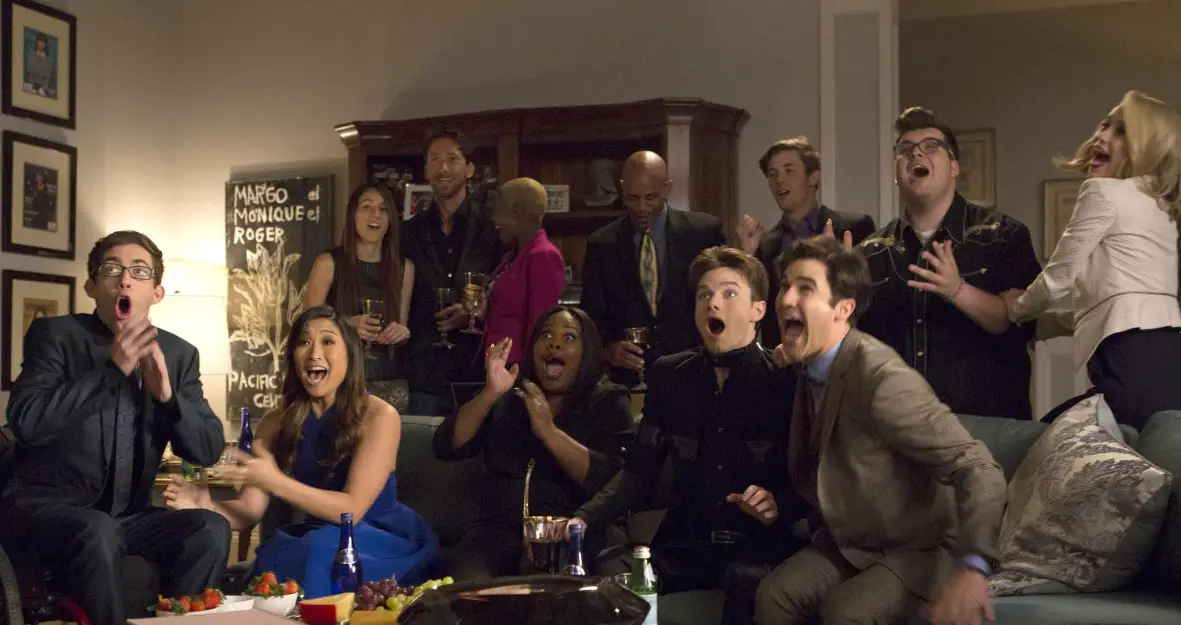 Glee is coming back! (Disney)