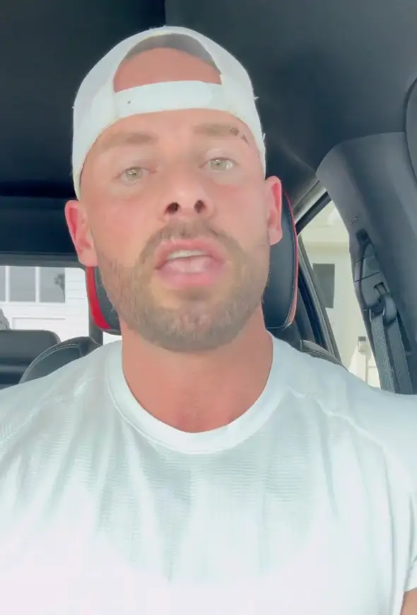 Swoll praised the man in the clip (X/@TheJoeySwoll)