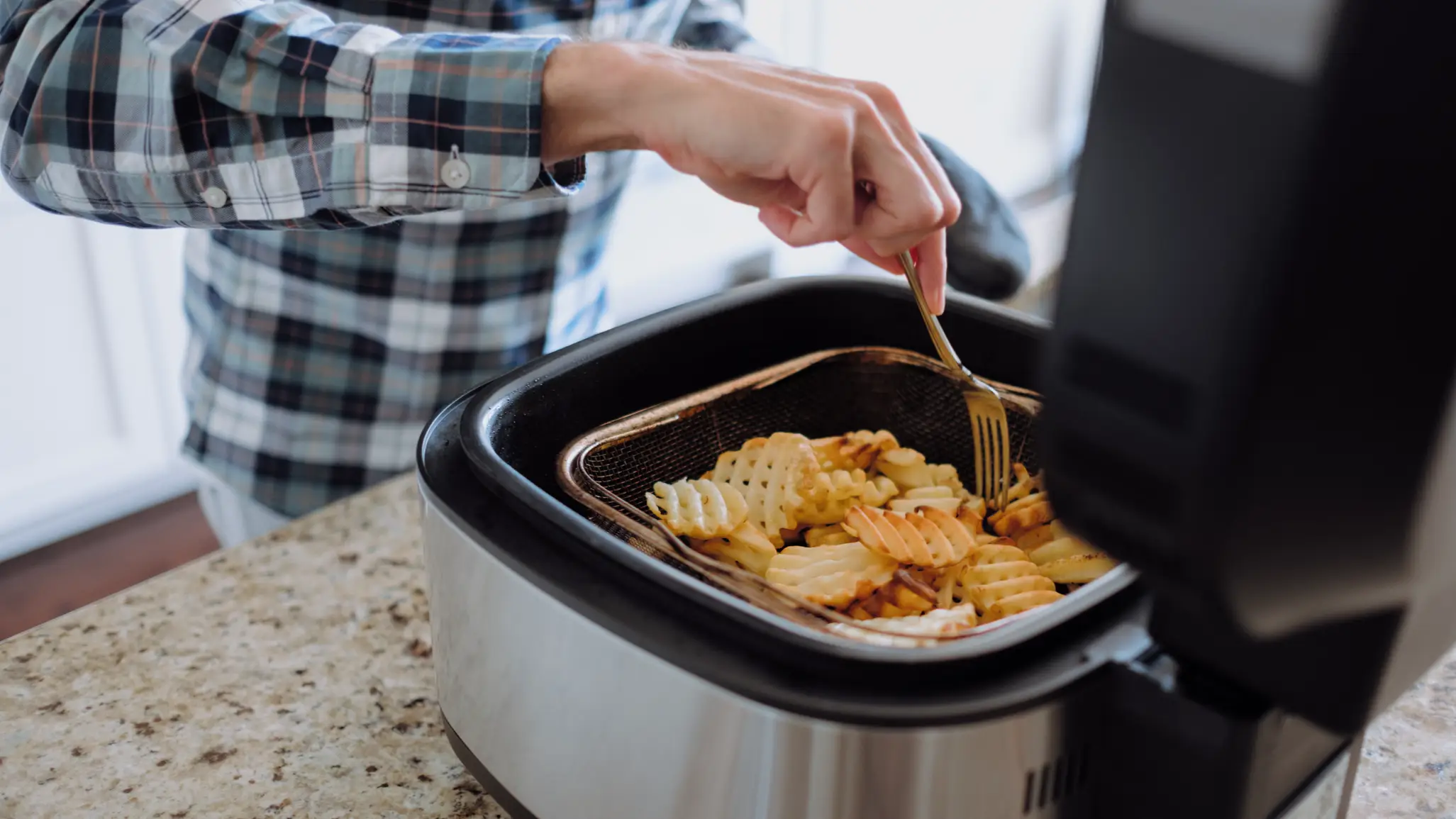 Eat your way through healthy fried options with these 10 top-rated air fryers on Amazon