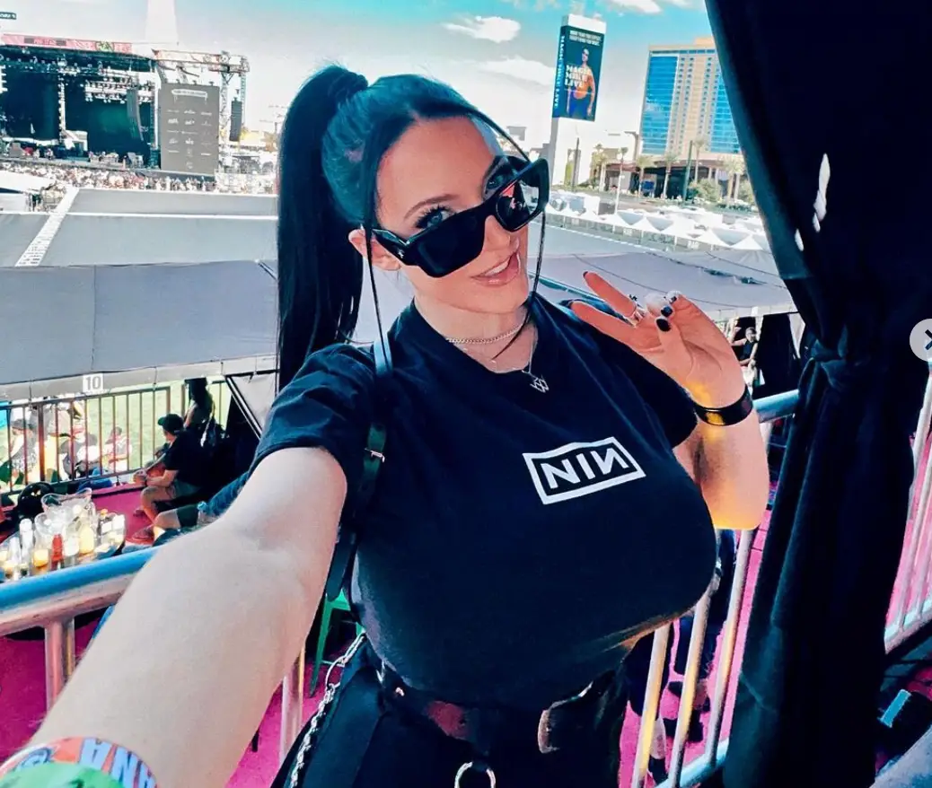 Angela is one of the best known performers in the industry. (Credit @theangelawhite))