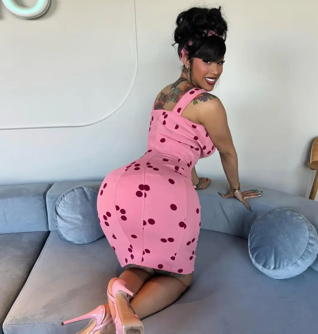 I can think of plenty of other things I'd rather drop £10k on but each to their own (Instagram/@iamcardib)