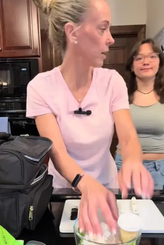 Alexis made a rare appearance on her mum's TikTok last summer. (Kate Gosselin/TikTok)
